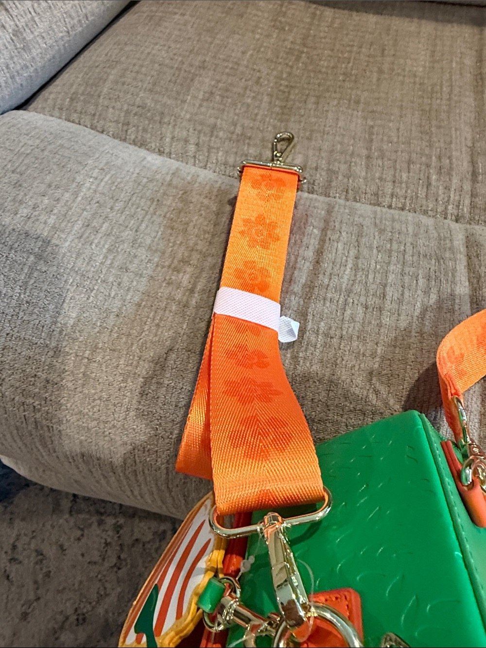 Disney’s EPCOT Flower & Garden Orange Bird Crossbody Bag 2026 - Picture 7 of 13